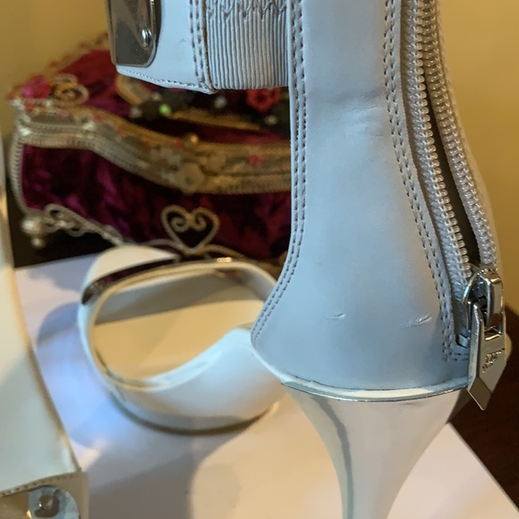 Sexy heel white / light gray platform shoe size 6 - Picture 6 of 6